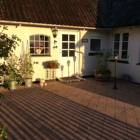Bed And Breakfast - Stakdelen 47 Allerup Kültér fotó