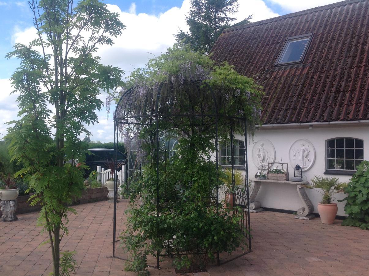 Bed And Breakfast - Stakdelen 47 Allerup Kültér fotó